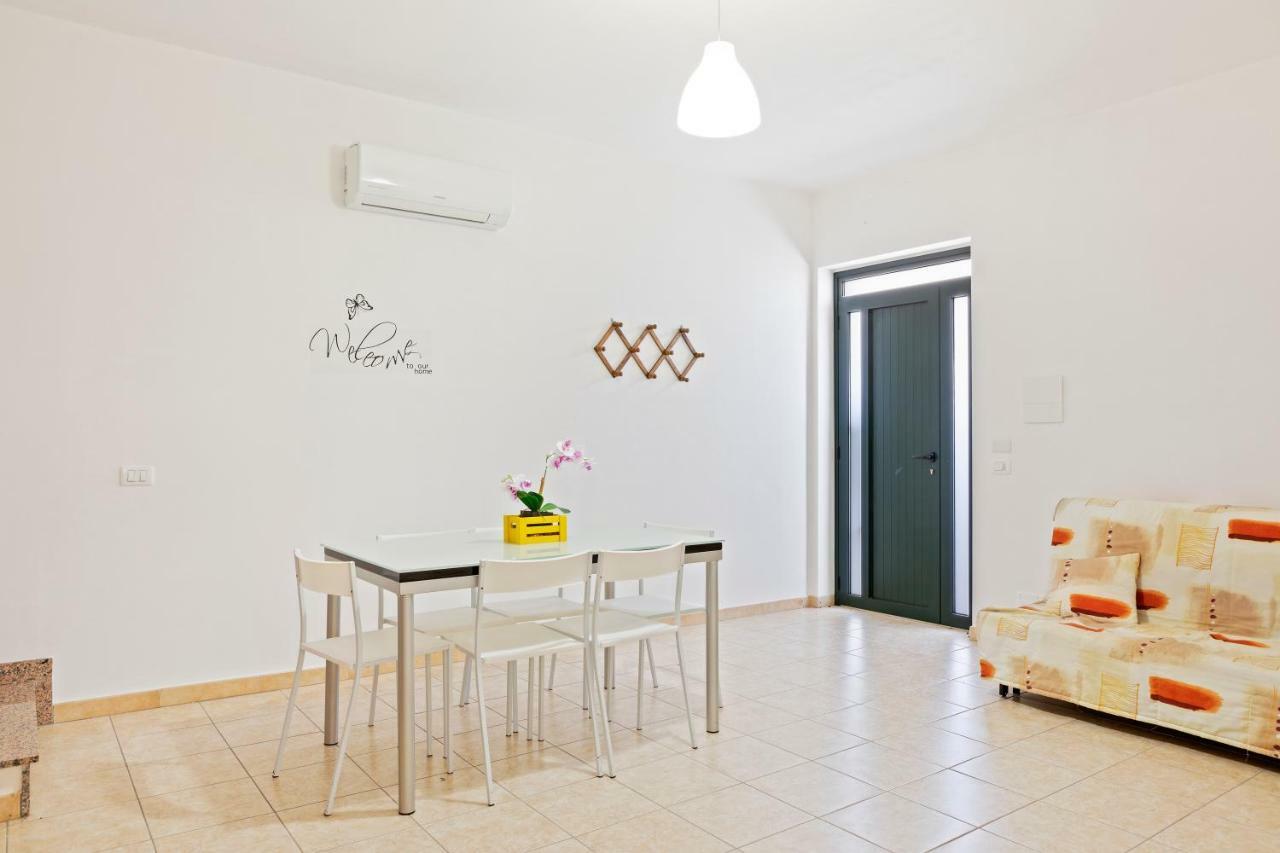 Focallo Seaside Holiday Flat Santa Maria Del Focallo Exterior foto